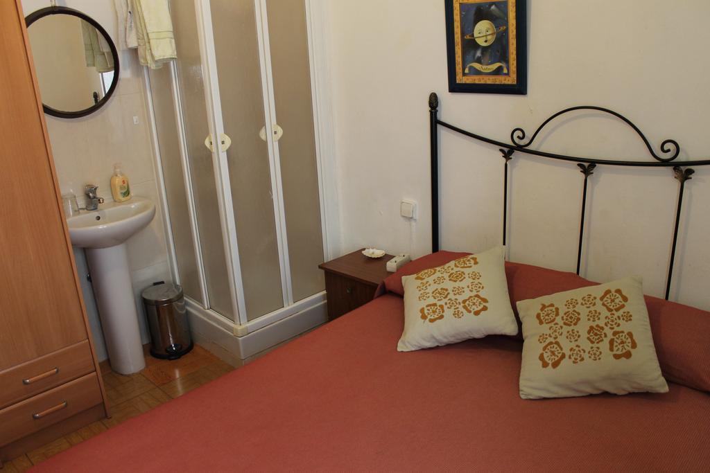Hostal Graciela Madrid Eksteriør billede